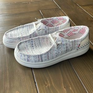 Women’s HEY DUDEs - Size 8